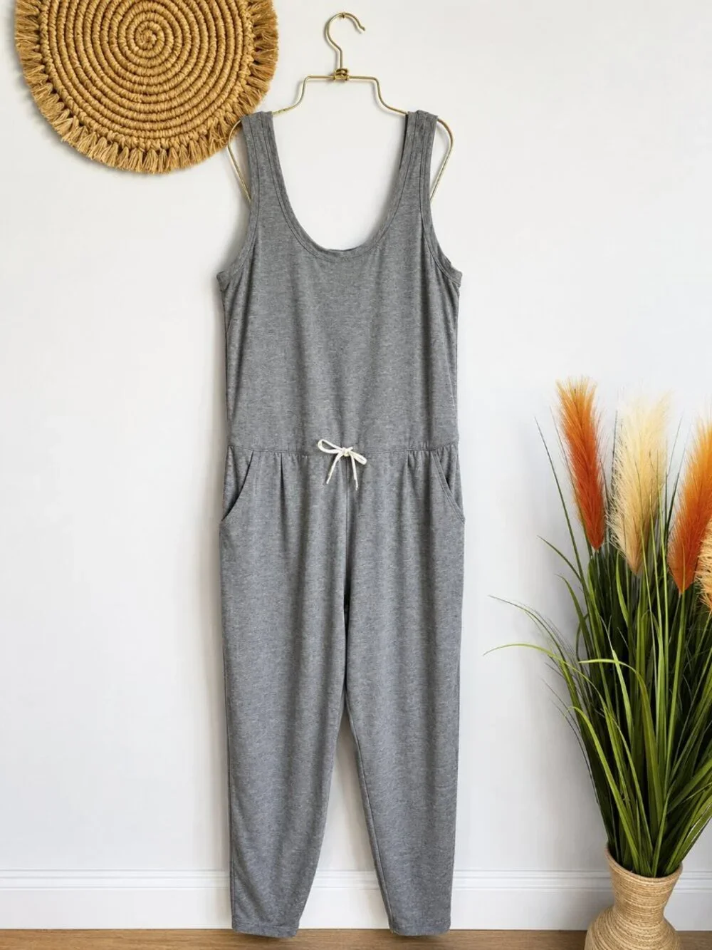 Vuori Lux Harem Heather Taupe Soft Luxe Jersey Knit Jogger Jumpsuit SZ Medium
